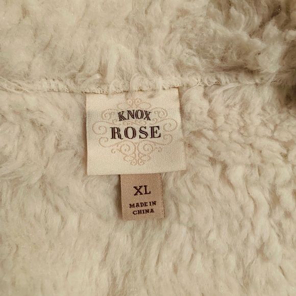 Woman’s Vest - Picture 4 of 5